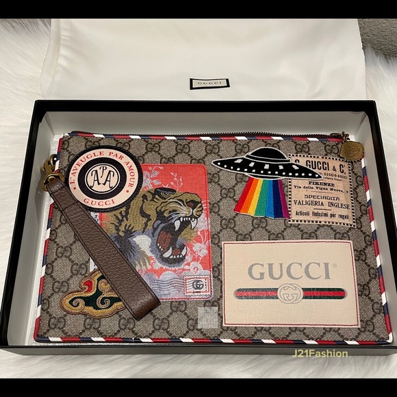 NEW Authentic Gucci Courrier GG Supreme Pouch - Picture 11 of 11